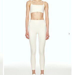 Bandier Le Ore Bella Bonded Bra & Leggings